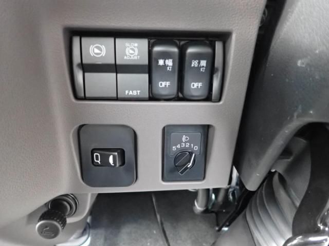 MITSUBISHI CANTER 2025