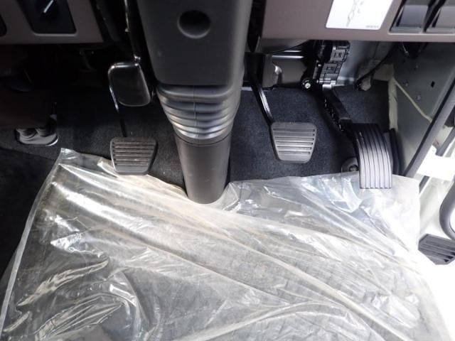 MITSUBISHI CANTER 2025