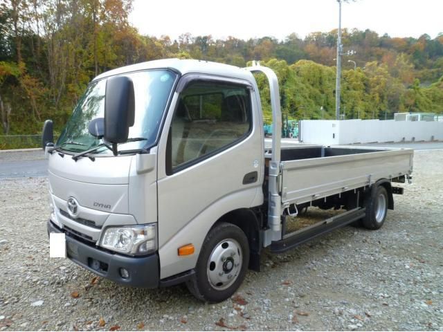 TOYOTA DYNA 2022