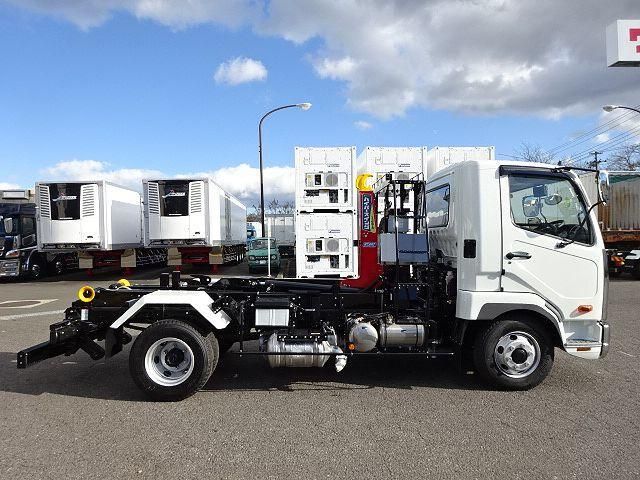 MITSUBISHI FUSOU FIGHTER 2025