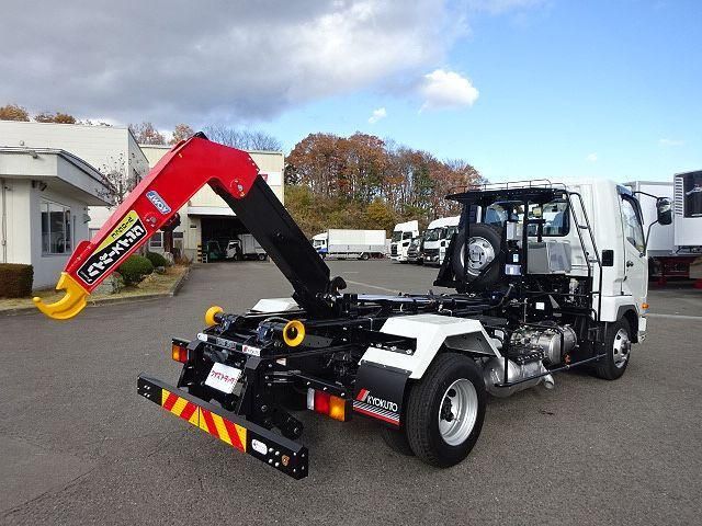 MITSUBISHI FUSOU FIGHTER 2025