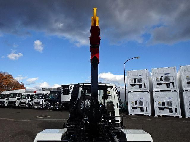 MITSUBISHI FUSOU FIGHTER 2025