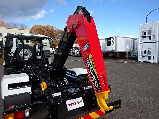 MITSUBISHI FUSOU FIGHTER 2025