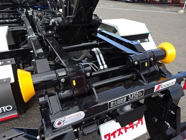 MITSUBISHI FUSOU FIGHTER 2025