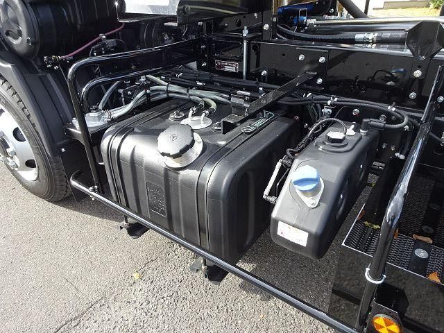 MITSUBISHI FUSOU FIGHTER 2025