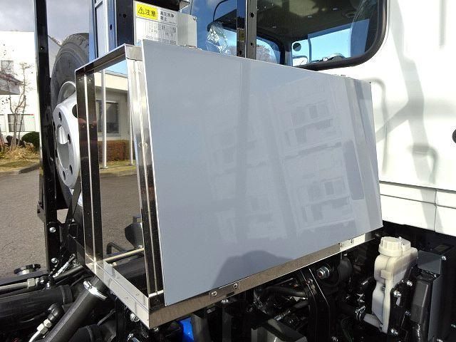 MITSUBISHI FUSOU FIGHTER 2025