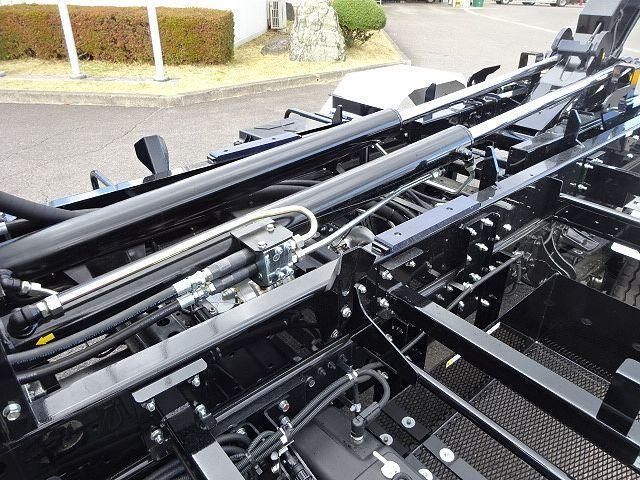 MITSUBISHI FUSOU FIGHTER 2025