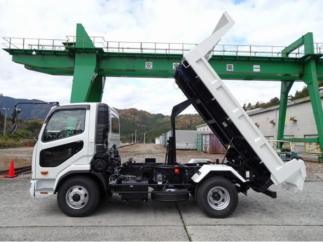 MITSUBISHI FUSOU FIGHTER 2025