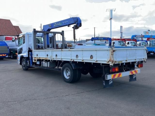 NISSAN DIESEL CONDOR 2011