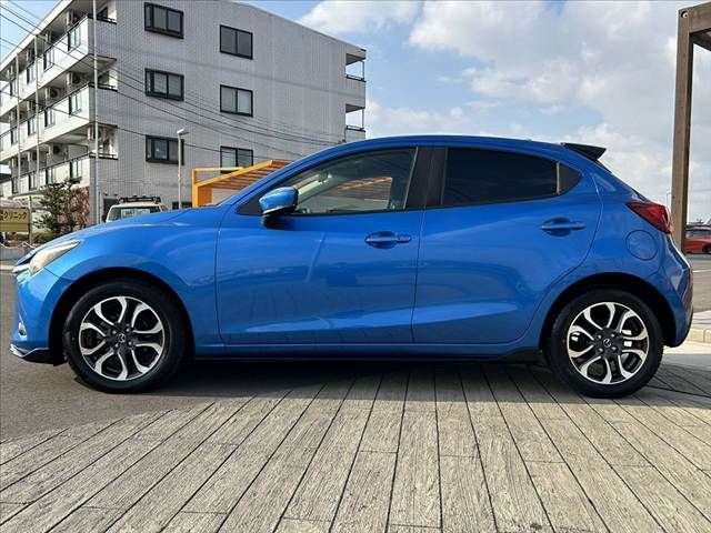 MAZDA DEMIO 2016