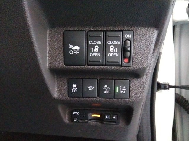 HONDA FREED HYBRID 2018