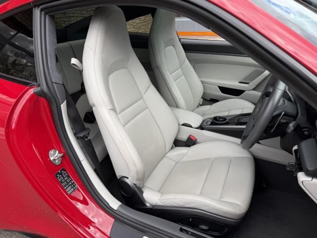 PORSCHE PORSCHE 911 2020