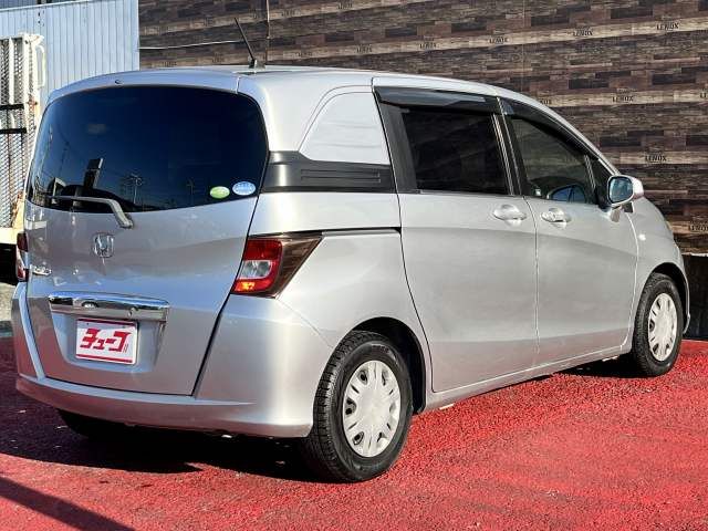 HONDA FREED Spike 2010