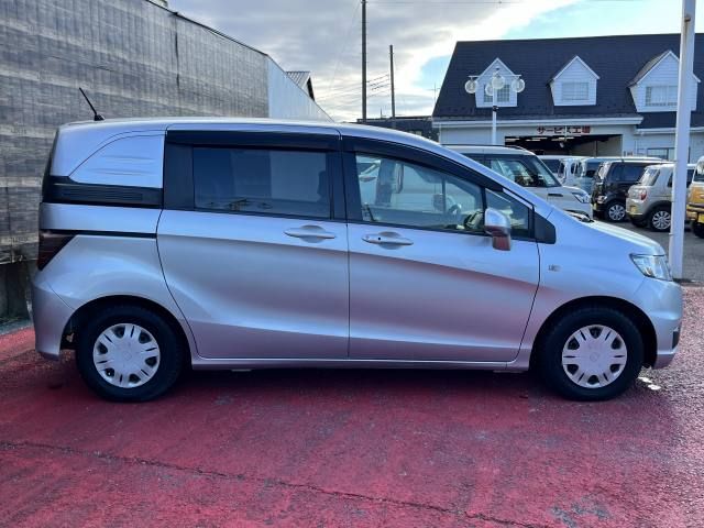 HONDA FREED Spike 2010