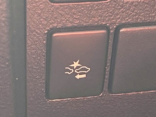 TOYOTA VELLFIRE 2017