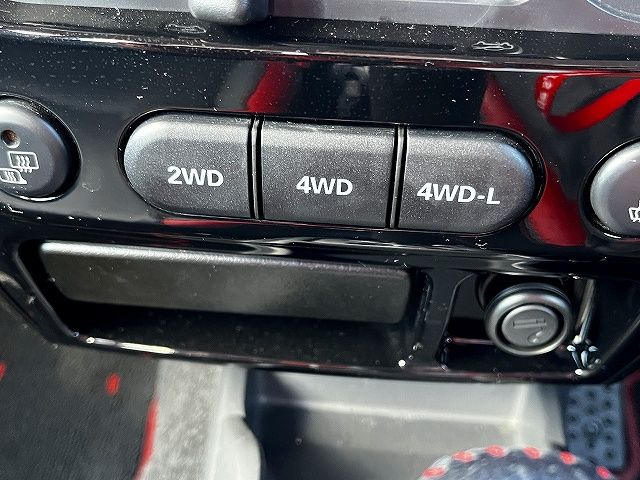 SUZUKI JIMNY 4WD 2013