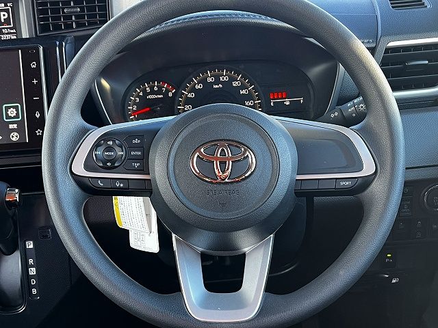 TOYOTA ROOMY 2022