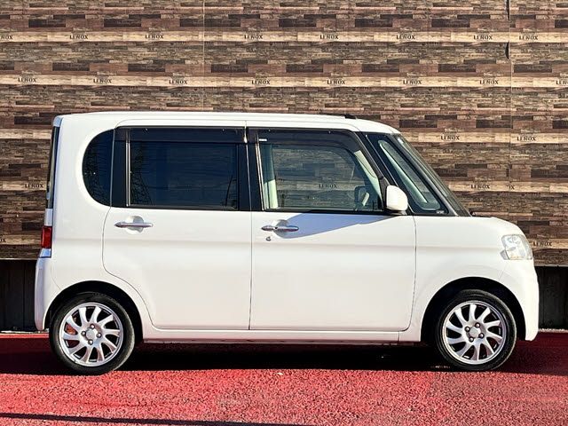 DAIHATSU TANTO 2012