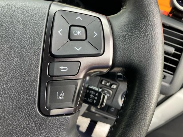 TOYOTA HIACE van 4WD 2024