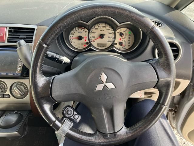 MITSUBISHI COLT 2002