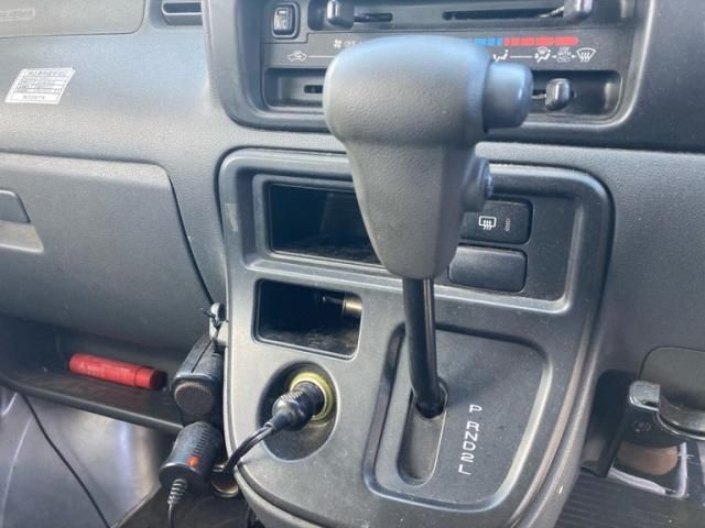 DAIHATSU HIJET CARGO 4WD 2011