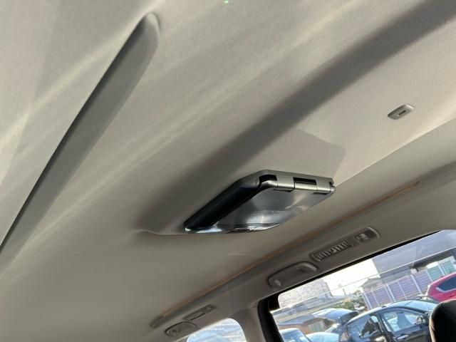 TOYOTA VELLFIRE 2010