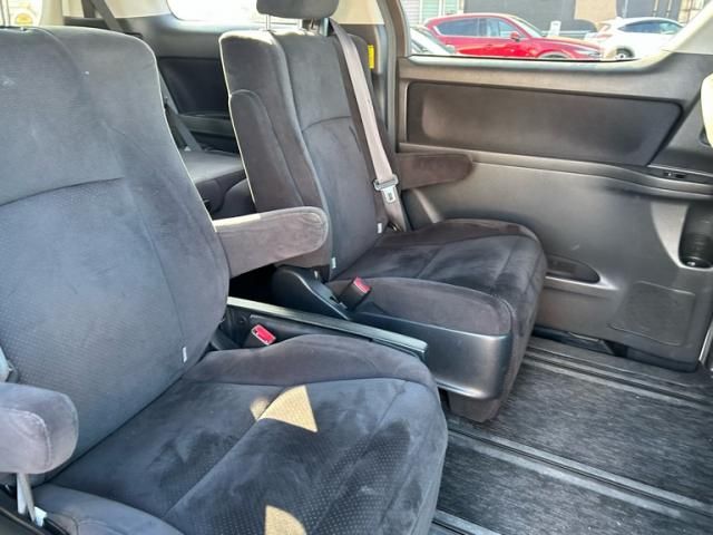 TOYOTA VELLFIRE 2010