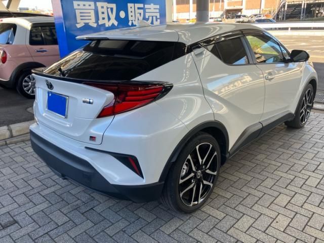 TOYOTA C-HR 2023