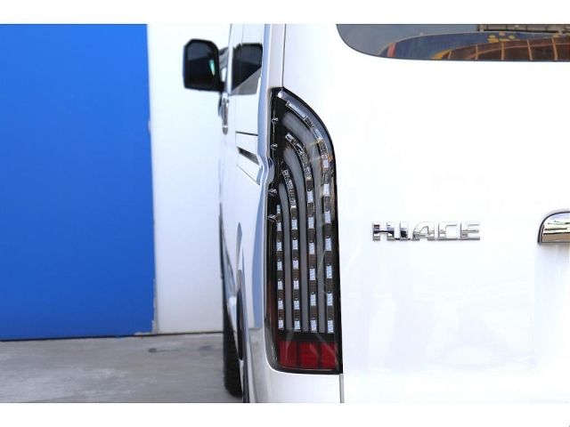 TOYOTA HIACE van 4WD 2024