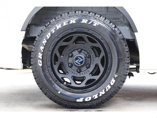 TOYOTA HIACE van 4WD 2024