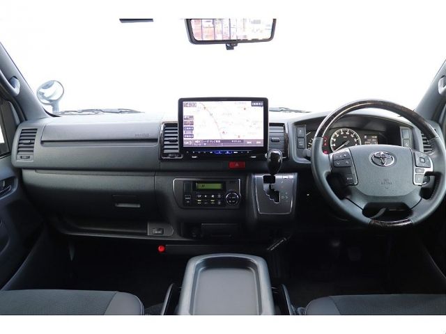 TOYOTA HIACE van 4WD 2024