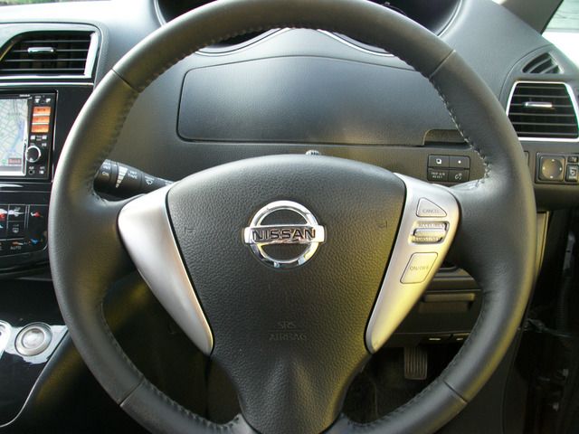 NISSAN SERENA  WG 2011