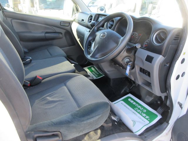 NISSAN NV350 CARAVAN 1.2t 2017