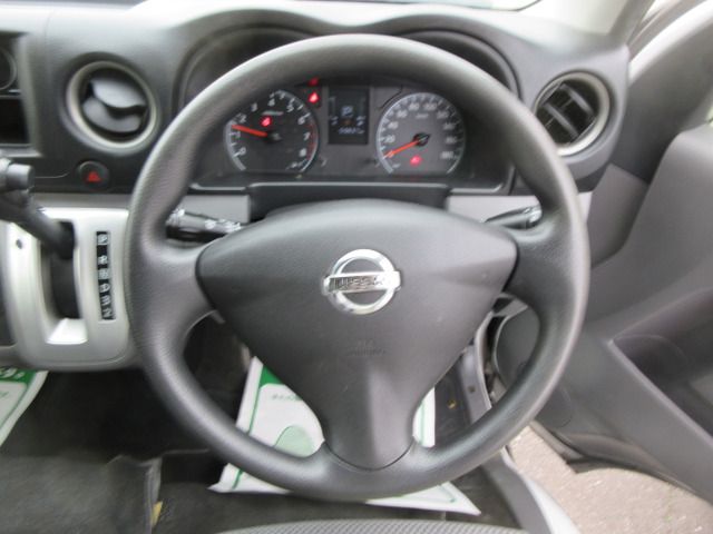 NISSAN NV350 CARAVAN 1.2t 2017