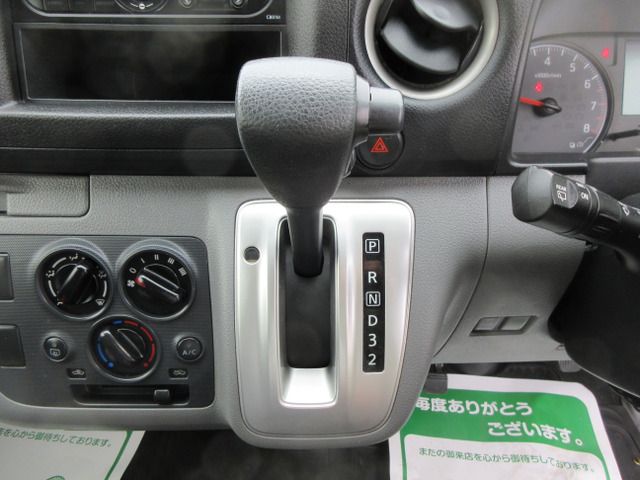 NISSAN NV350 CARAVAN 1.2t 2017