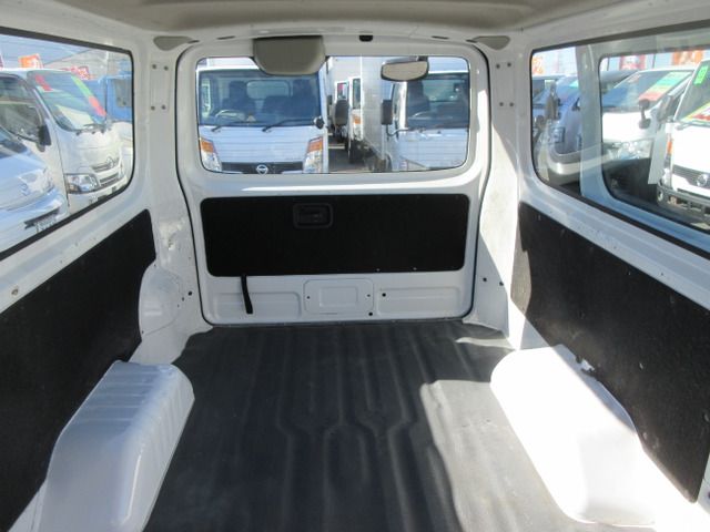 NISSAN NV350 CARAVAN 1.2t 2017