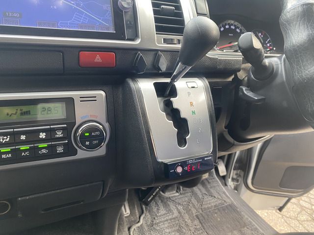 TOYOTA HIACE van 4WD 2014