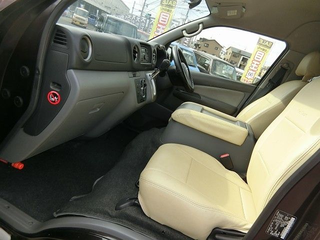 NISSAN CARAVAN wagon 2016