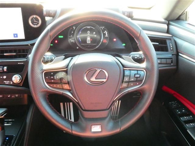 TOYOTA LEXUS ES300h 2023