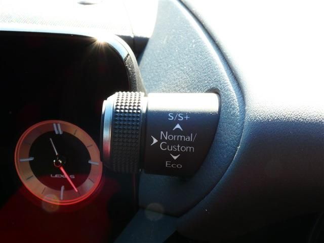 TOYOTA LEXUS ES300h 2023