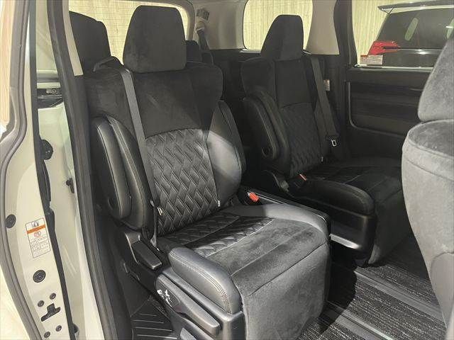 TOYOTA ALPHARD hybrid 4WD 2015