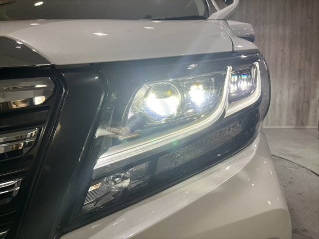 TOYOTA ALPHARD hybrid 4WD 2015