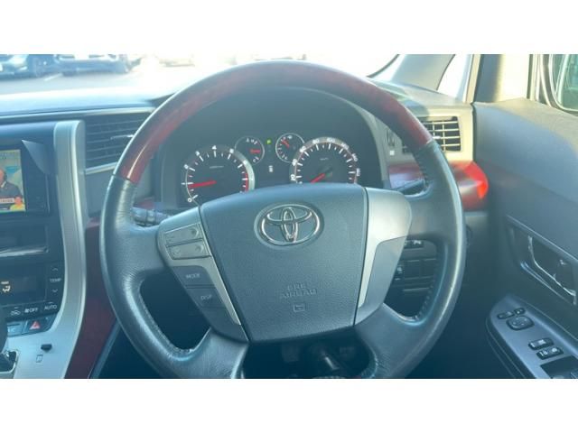 TOYOTA ALPHARD 2009