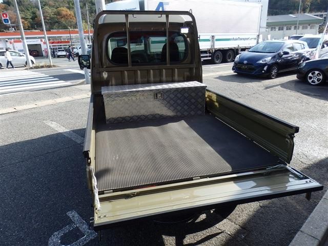 DAIHATSU HIJET truck 4WD 2024
