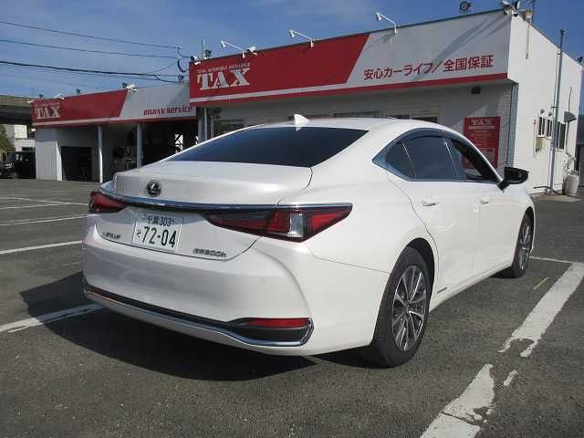 TOYOTA LEXUS ES300h 2021
