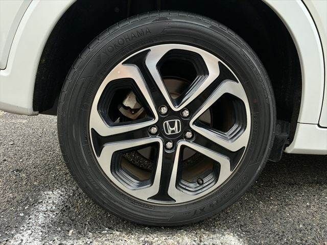 HONDA VEZEL HYBRID 2016