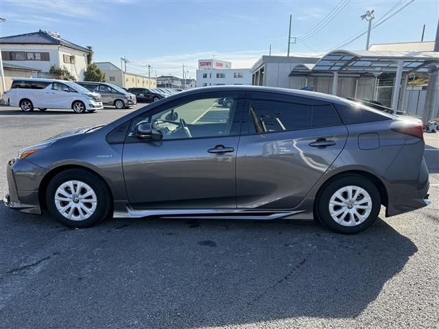 TOYOTA PRIUS 2019