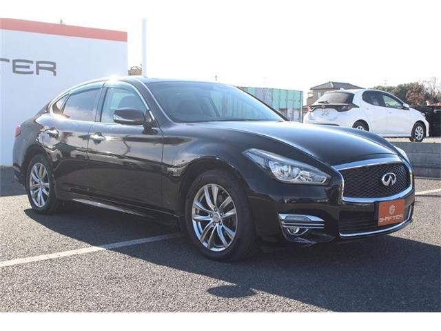 NISSAN FUGA HYBRID 2016