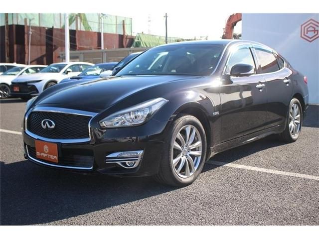 NISSAN FUGA HYBRID 2016