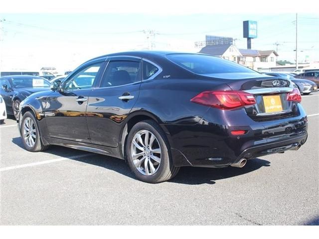 NISSAN FUGA HYBRID 2016